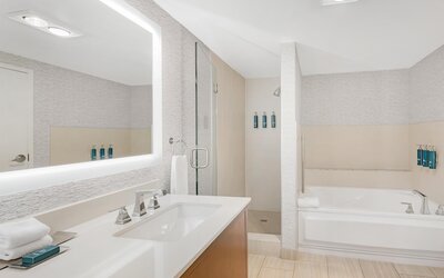 DoubleTree by Hilton Spokane City Center