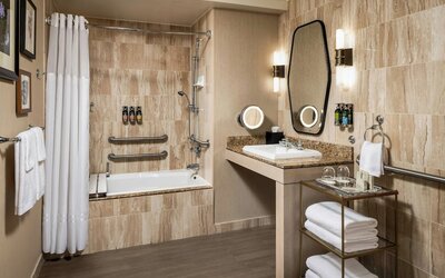 The Louie, A Davenport Hotel, Autograph Collection®