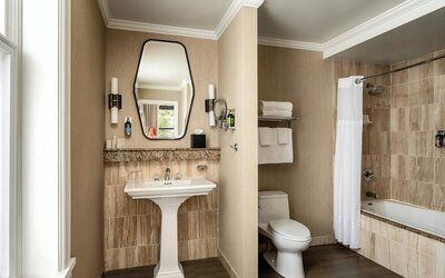 The Louie, A Davenport Hotel, Autograph Collection®