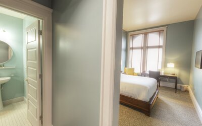 Montvale Hotel