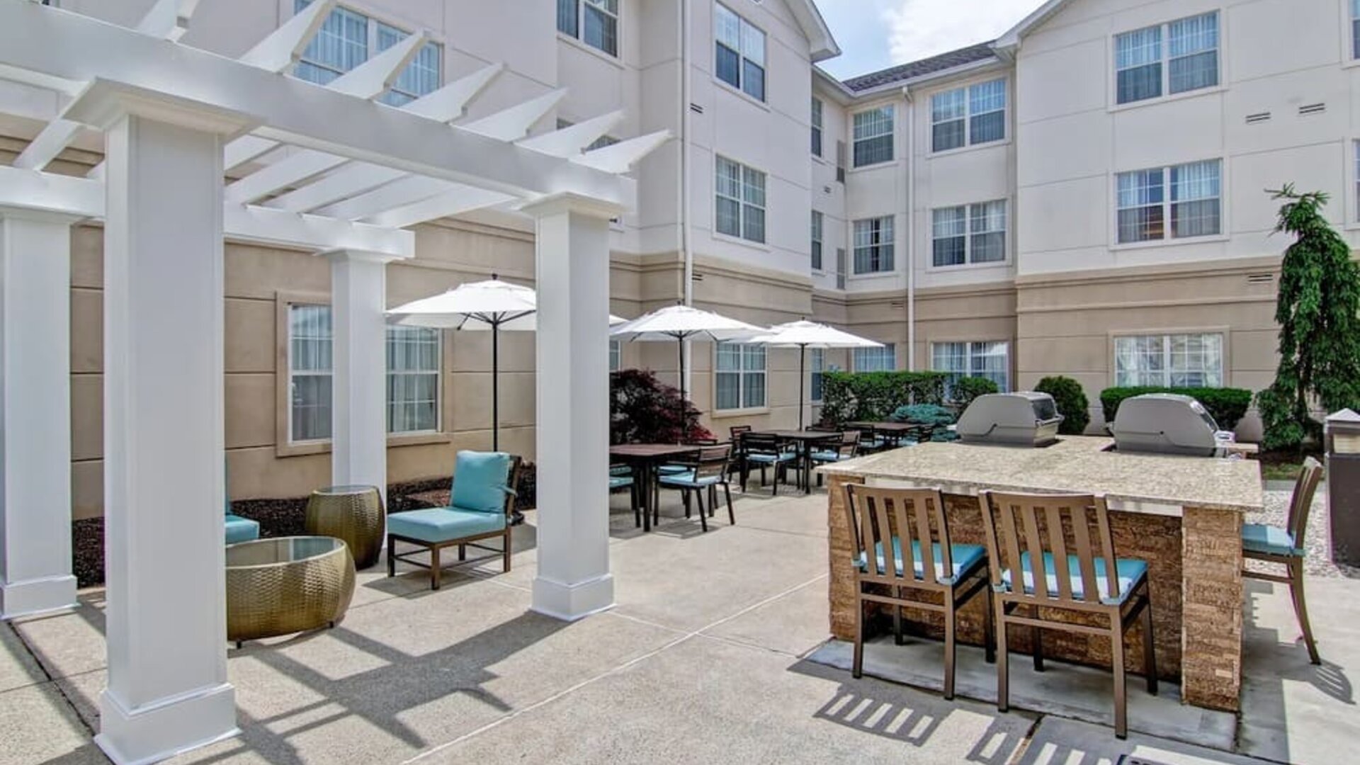 Breezy terrace at Homewood Suites By Hilton Newark-Cranford.