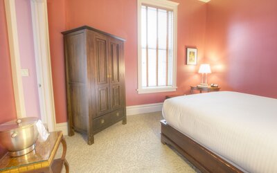 Montvale Hotel