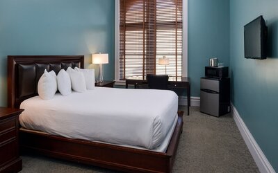 Montvale Hotel
