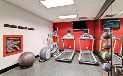 Fitness center available at Homewood Suites By Hilton Newark-Cranford.