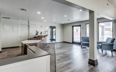 Days Inn & Suites by Wyndham Spokane