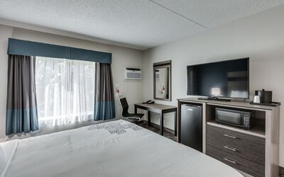 Days Inn & Suites by Wyndham Spokane