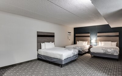 Days Inn & Suites by Wyndham Spokane