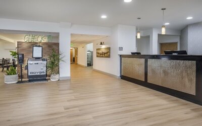 Best Western Plus Peppertree Airport Inn