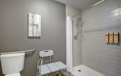 Best Western Plus Peppertree Airport Inn