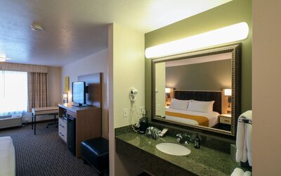 Oxford Suites Spokane Valley