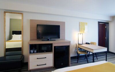 Oxford Suites Spokane Valley