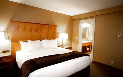 Mirabeau Park Hotel & Convention Center