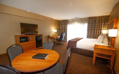 Mirabeau Park Hotel & Convention Center