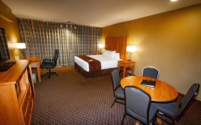 Mirabeau Park Hotel & Convention Center
