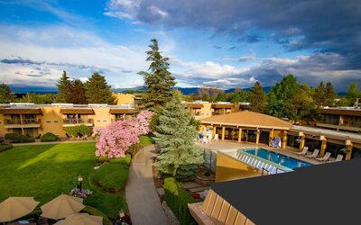 Mirabeau Park Hotel & Convention Center
