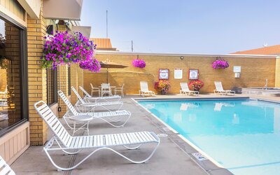 Mirabeau Park Hotel & Convention Center