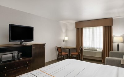La Quinta Inn & Suites by Wyndham Spokane Valley