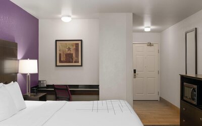 La Quinta Inn & Suites by Wyndham Spokane Valley