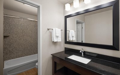 La Quinta Inn & Suites by Wyndham Spokane Valley
