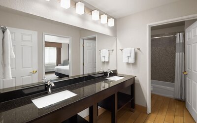 La Quinta Inn & Suites by Wyndham Spokane Valley