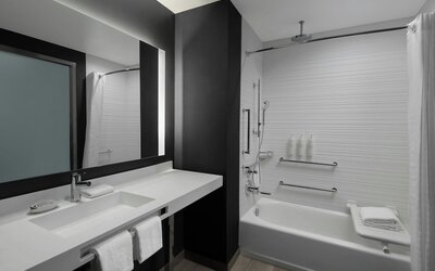 AC Hotel St. Louis Clayton