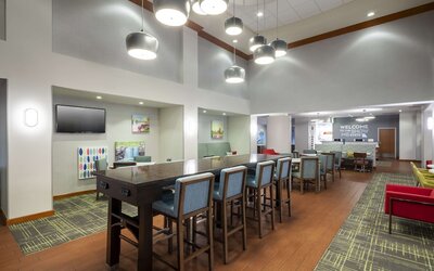 Hampton Inn & Suites St. Louis at Forest Park