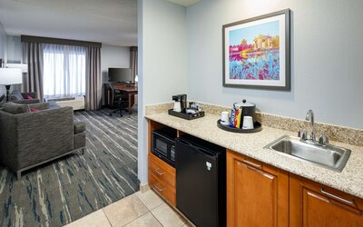 Hampton Inn & Suites St. Louis at Forest Park