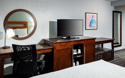 Hampton Inn & Suites St. Louis at Forest Park