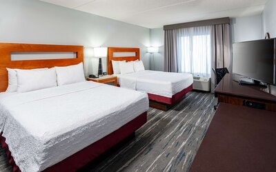 Hampton Inn & Suites St. Louis at Forest Park