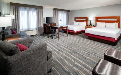 Hampton Inn & Suites St. Louis at Forest Park