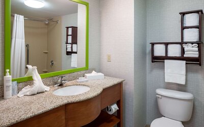 Hampton Inn & Suites St. Louis at Forest Park