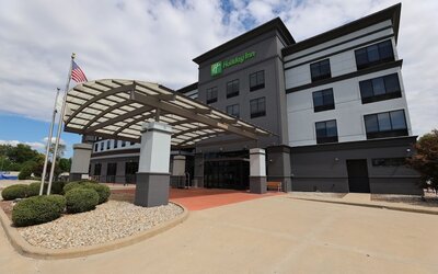 Holiday Inn St. Louis Fairview Heights by IHG