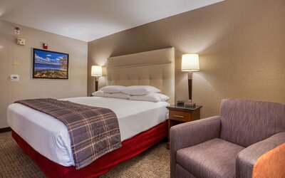 Drury Inn & Suites St. Louis Fairview Heights