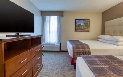 Drury Inn & Suites St. Louis Fairview Heights