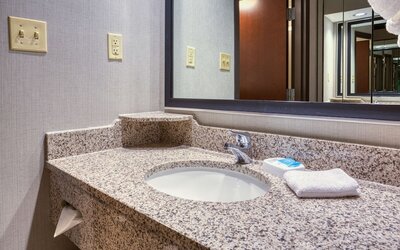 Drury Inn & Suites St. Louis Fairview Heights