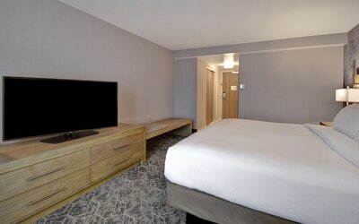 DoubleTree by Hilton St. Louis Airport