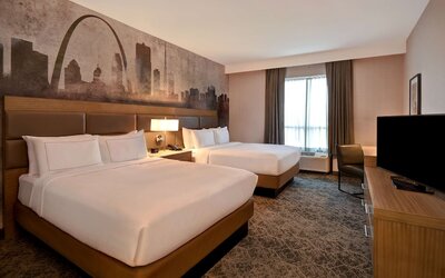 DoubleTree by Hilton St. Louis Airport