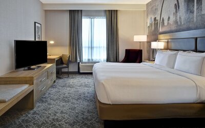 DoubleTree by Hilton St. Louis Airport