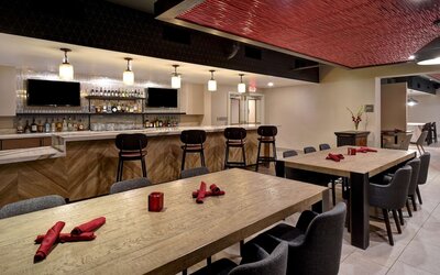 DoubleTree by Hilton St. Louis Airport