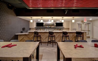 DoubleTree by Hilton St. Louis Airport