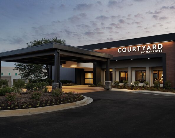 Courtyard by Marriott St. Louis Downtown West