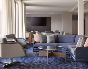 Courtyard by Marriott St. Louis Downtown West