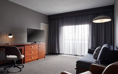 Courtyard by Marriott St. Louis Downtown West