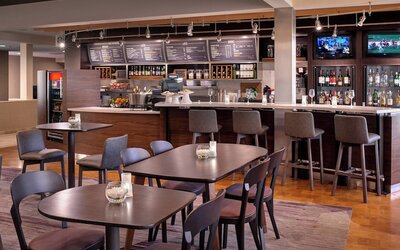 Courtyard by Marriott St. Louis Downtown West