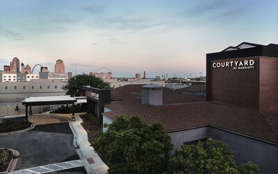 Courtyard by Marriott St. Louis Downtown West