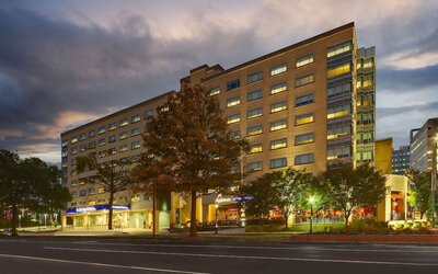 DoubleTree by Hilton St. Louis Forest Park