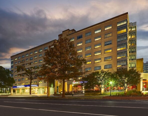 DoubleTree by Hilton St. Louis Forest Park