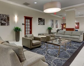 DoubleTree by Hilton St. Louis Forest Park