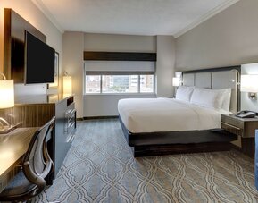 DoubleTree by Hilton St. Louis Forest Park