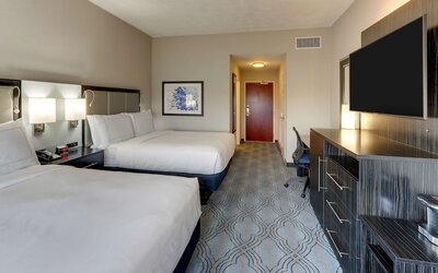 DoubleTree by Hilton St. Louis Forest Park